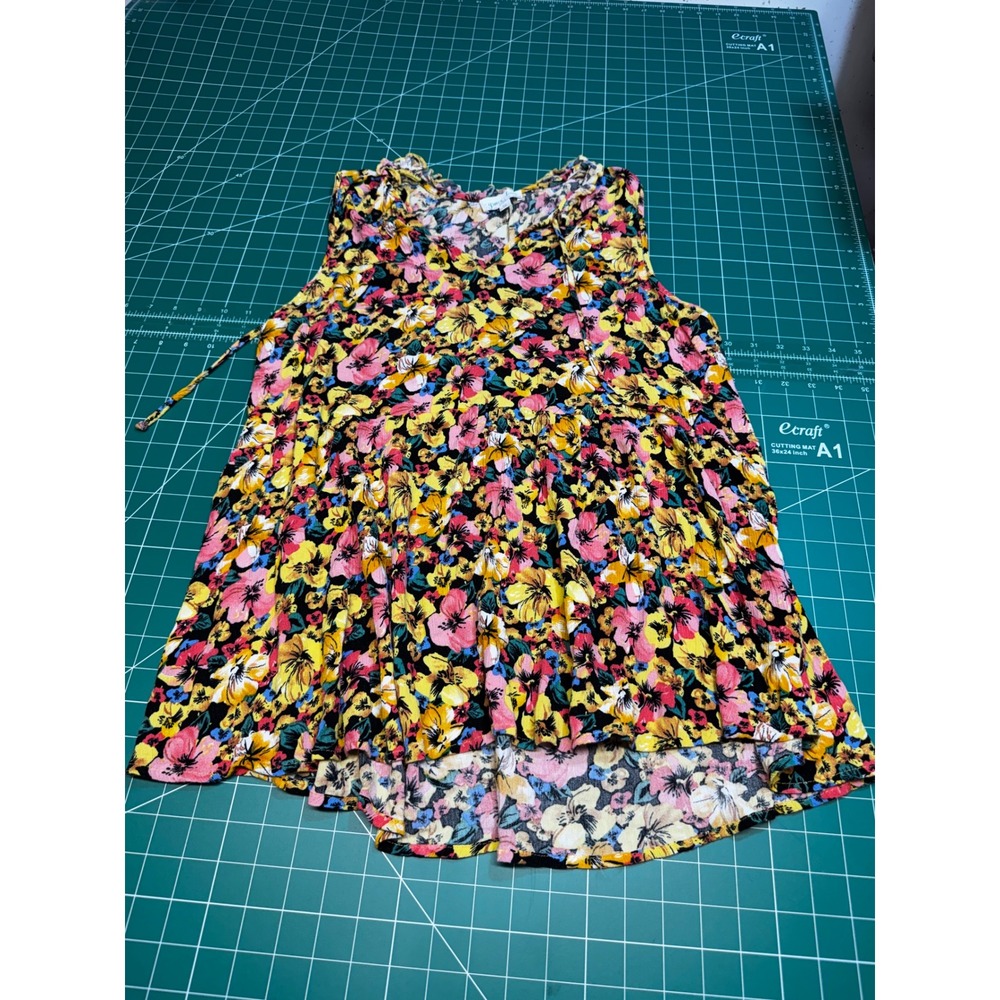 Grace & Lace Womens XL Floral Sleeveless Blouse Ruffle Neck Tie Front High Low